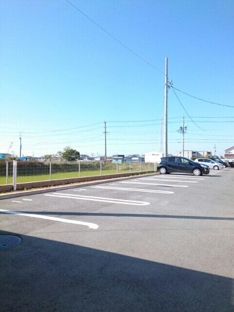 リベラル５０７ウエスト（103） 駐車場