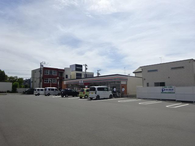 セブンイレブン浜松幸町店：124m
