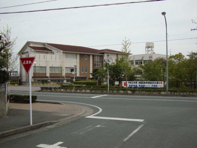 私立浜松日体中学校：536m
