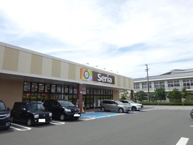 Seriaフィール初生店：293m