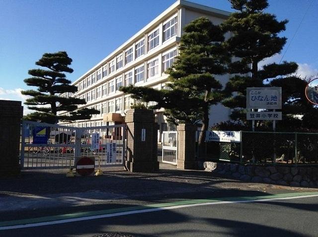 笠井小学校：750m