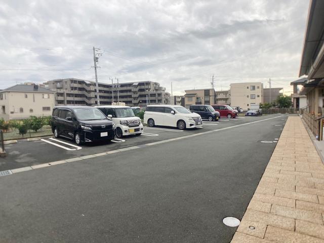 彩　A（202） 駐車場