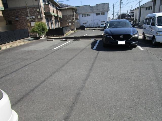 ポワール　Ｃ（101） 駐車場