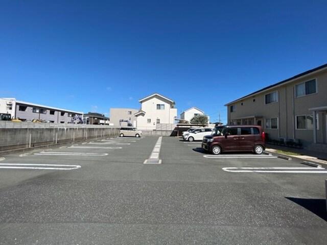 ブランシェ（103） 駐車場