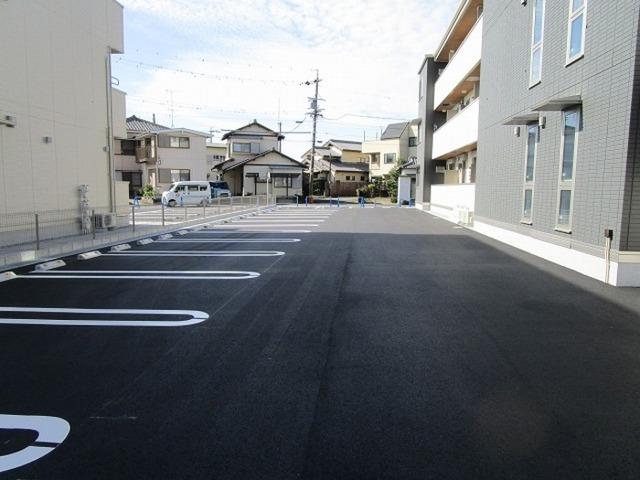 コスモ（101） 駐車場