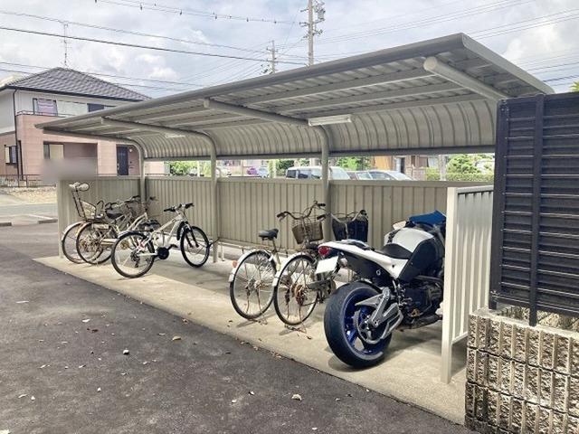 Ｄ−ｒｏｏｍ高丘西（203） 駐車場