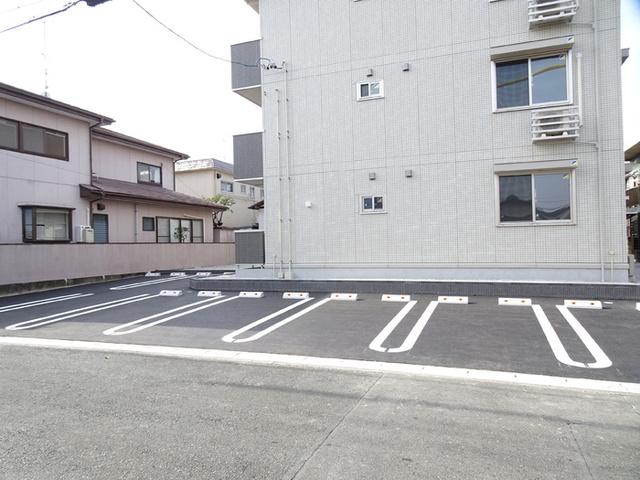グリーンパーク早出（102） 駐車場