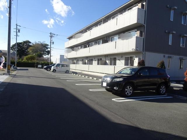 Ａ−Ｒｏｏｍ（202） 駐車場