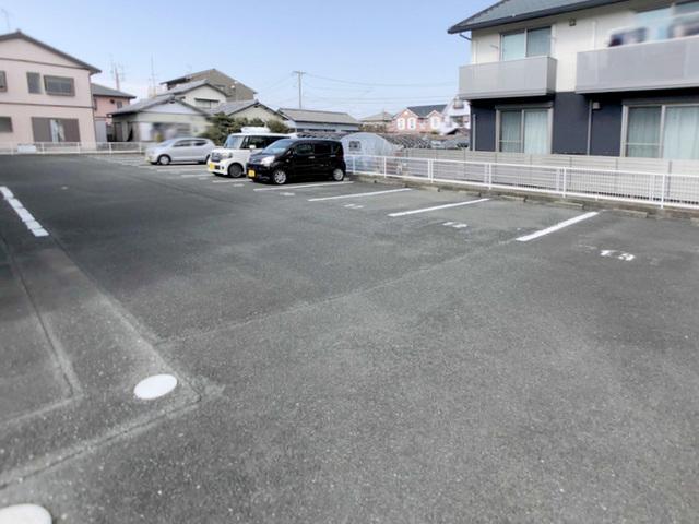 コーポシャルマン（106） 駐車場