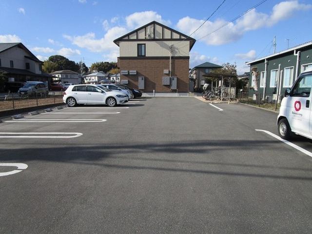ウィル富塚（105） 駐車場