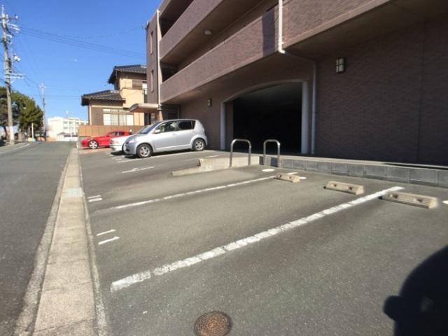 ケイパレスⅡ（206） 駐車場