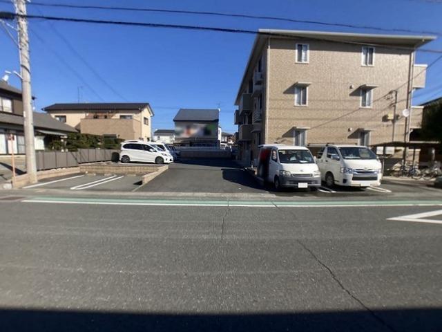 フィオーレ松本（202） 駐車場