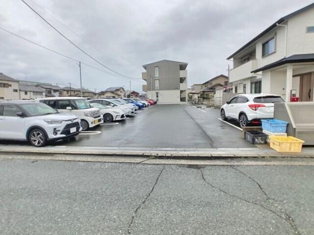 ＣＨＡＲＭＥ Ⅱ（106） 駐車場