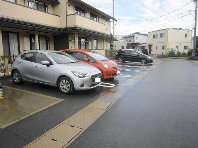 彩　B（201） 駐車場