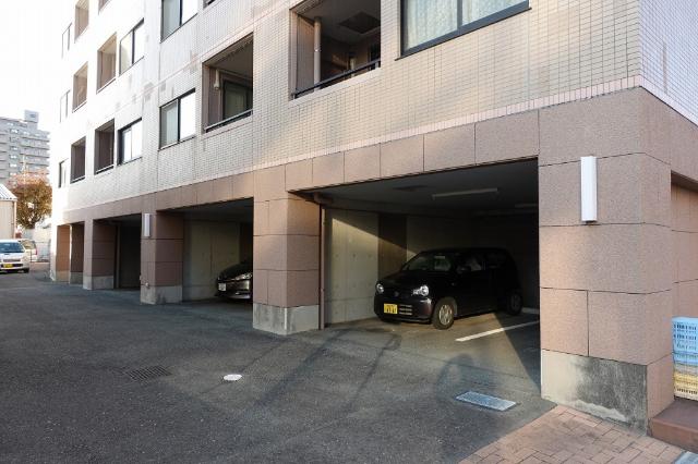 Mクレフ 駐車場