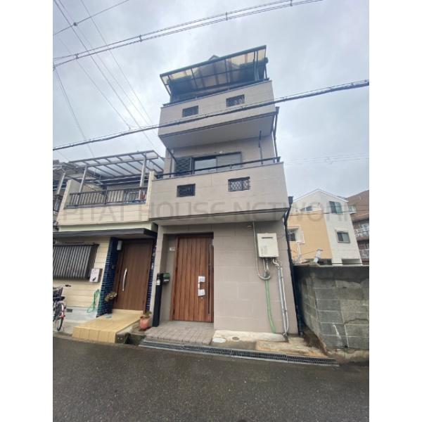 玄関横も伐採し自転車が置けますね