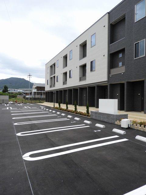 アメニティ　イースト（205） 駐車場