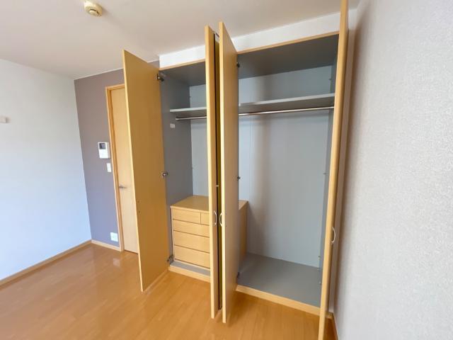 West Side Court 部屋画像