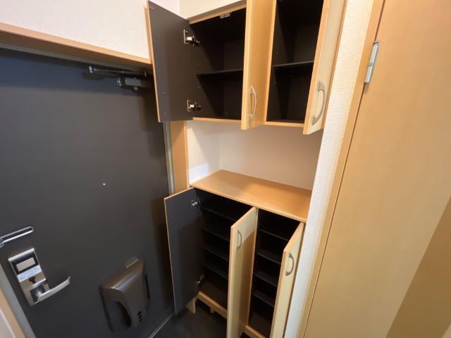 West Side Court 部屋画像