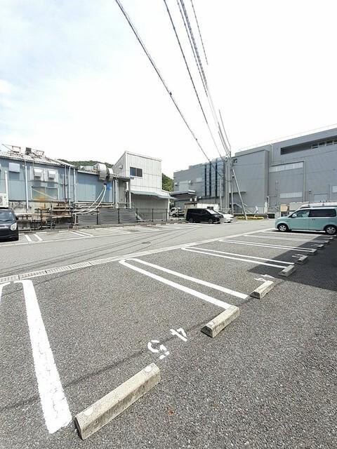リバーサイド真倉　Ｈ（203） 駐車場