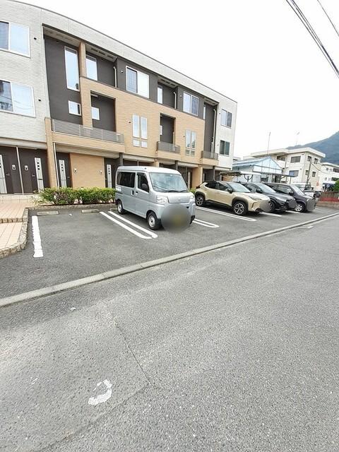 オルテンシアⅢ（304） 駐車場