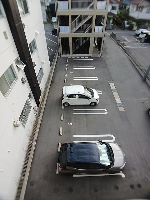 レイル　ヤード　中山　Ⅱ（301） 駐車場