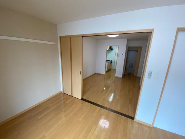 エデン 室内