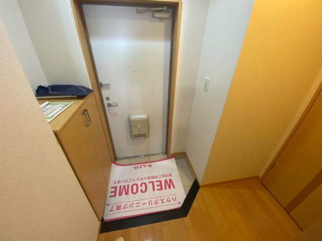 エデン 玄関