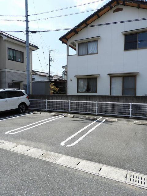 グラースＢ（102） 駐車場
