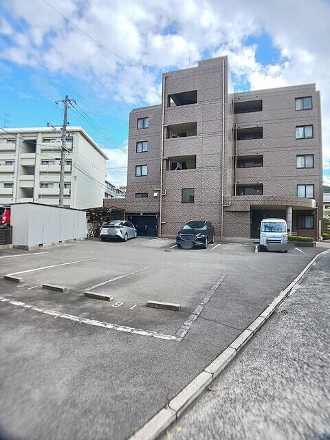 ピアシェ−レ山崎（503） 駐車場