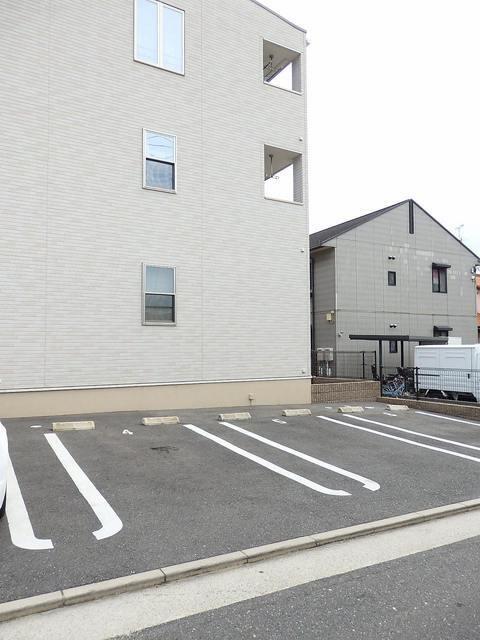 まほら（104） 駐車場