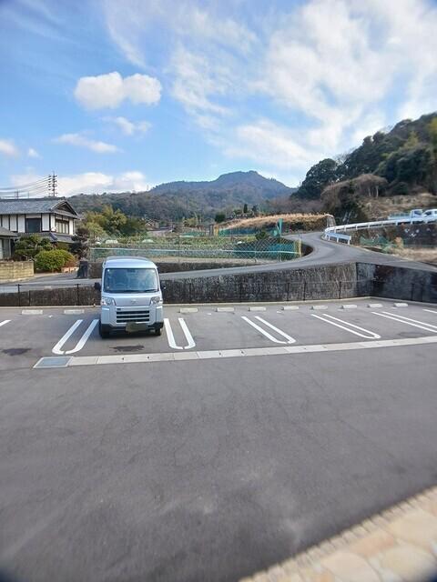 オレンジヴィラージュ（104） 駐車場