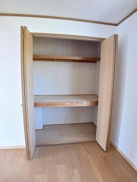 サンプレイス八木（202） 収納