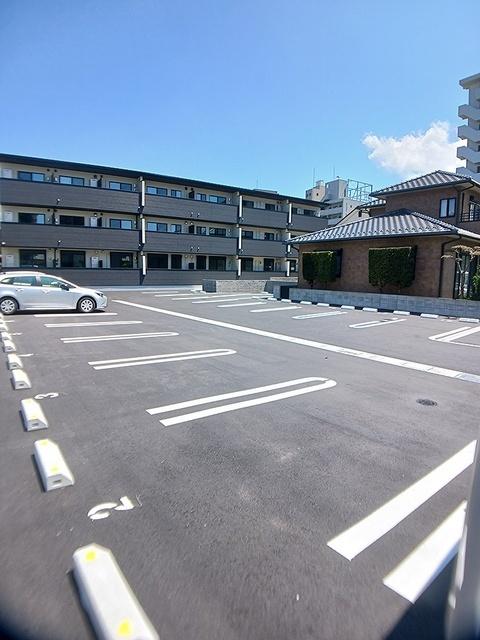 サンリットⅡ（202） 駐車場