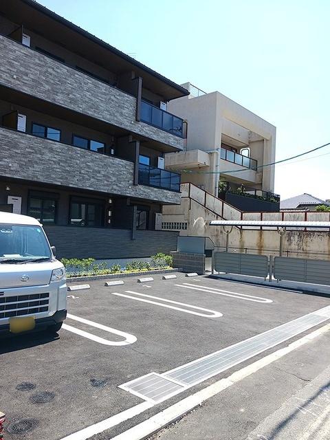 ラ・クラリテ高須（303） 駐車場