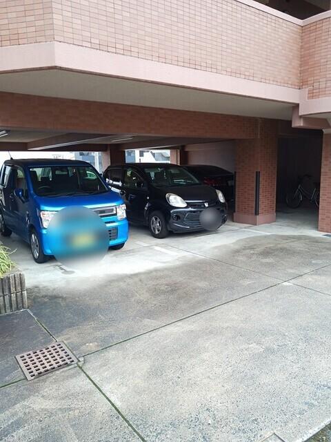 セゾン升本（402） 駐車場