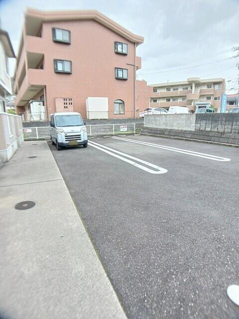 Ｊｅｌｌｙビ−ンズ（101） 駐車場