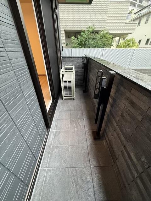 Ｄ−ＲＯＯＭ庚午中（101） バルコニー