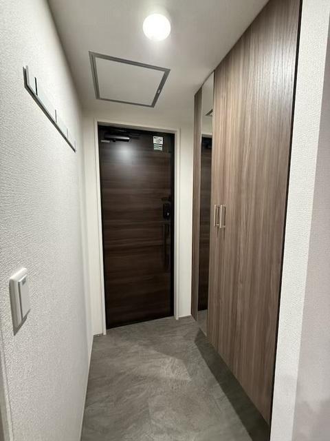 Ｄ−ＲＯＯＭ庚午中（303） 玄関