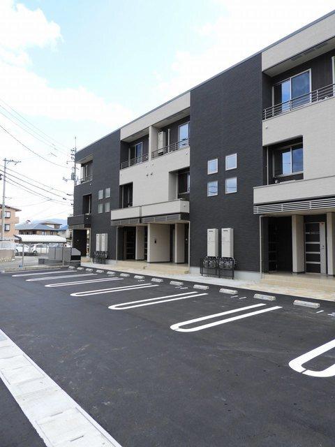 レゾンドⅢ　古市橋（101） 駐車場