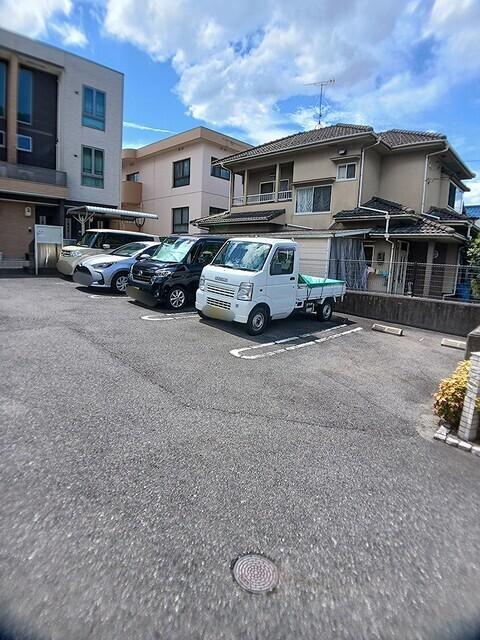 ブライトヒル　ハウス（201） 駐車場