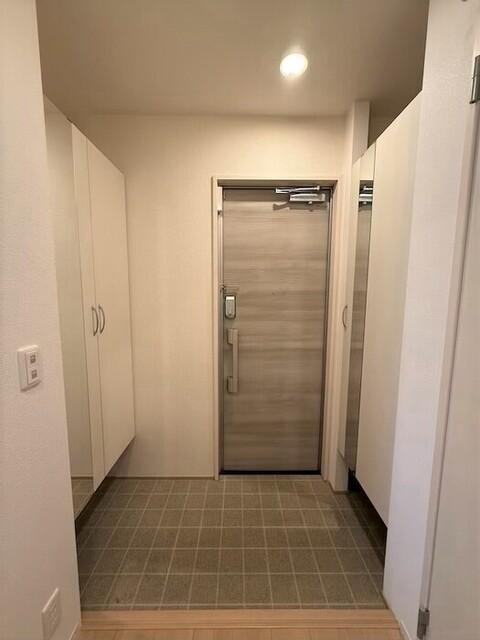 サリオス庚午北（304） 玄関