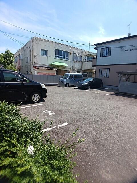 エル・なかすじ（103） 駐車場