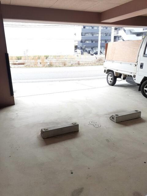 セゾン升本（303） 駐車場