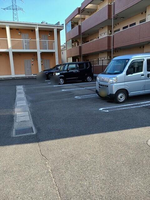 サンセール東野（101） 駐車場