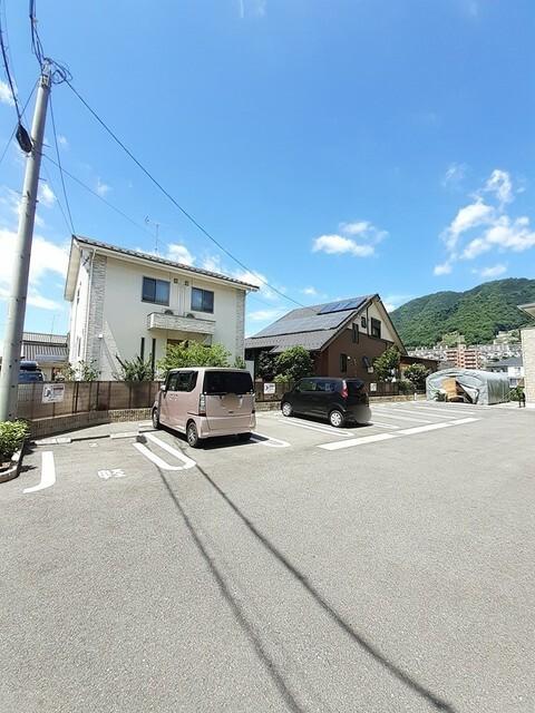 エーデルワイス（203） 駐車場