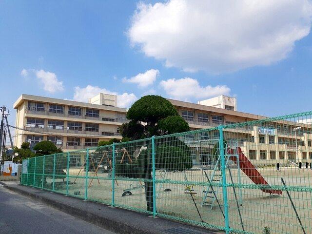 深津小学校：550m