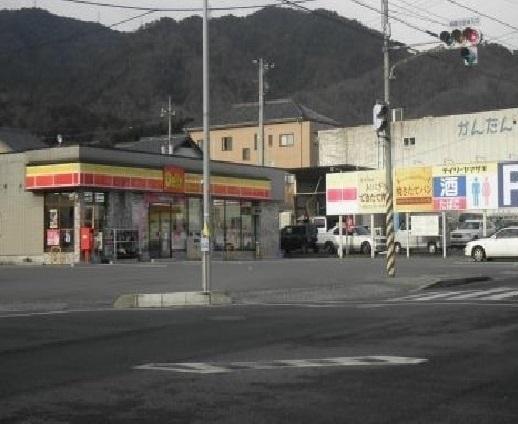 デイリー　三入店：700m