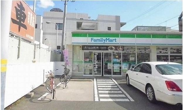 ファミリーマート：120m