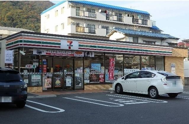 セブンイレブン：170m